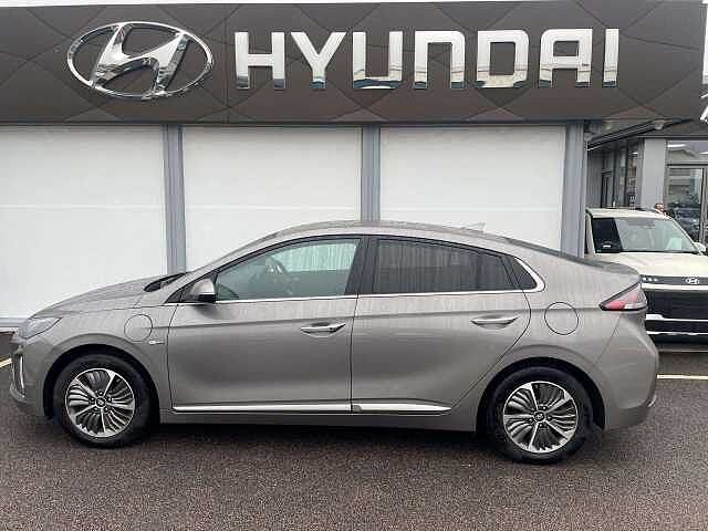 Hyundai IONIQ 1.6 GDi Plug-in Hybrid Premium SE 5dr DCT