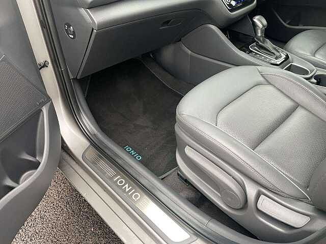 Hyundai IONIQ 1.6 GDi Plug-in Hybrid Premium SE 5dr DCT