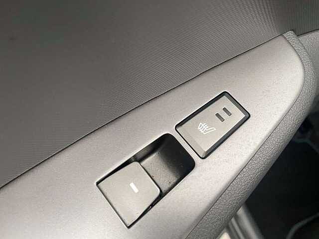 Hyundai IONIQ 1.6 GDi Plug-in Hybrid Premium SE 5dr DCT