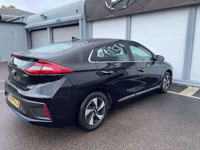 Hyundai IONIQ 1.6 GDi Hybrid Premium 5dr DCT