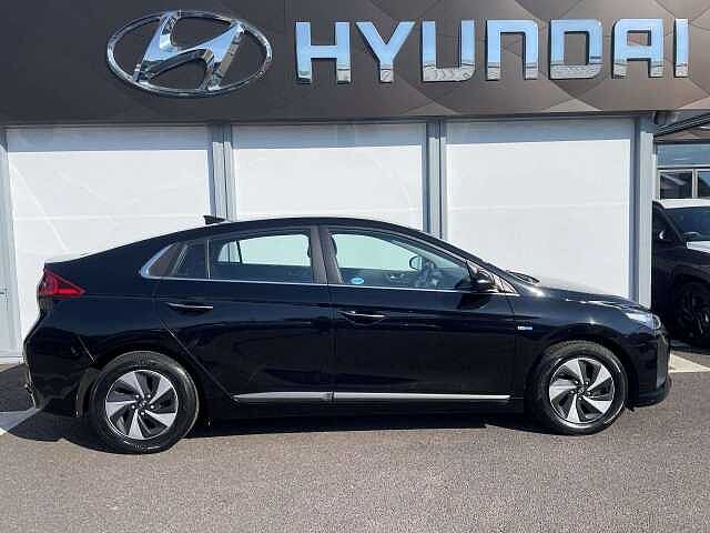 Hyundai IONIQ 1.6 GDi Hybrid Premium 5dr DCT