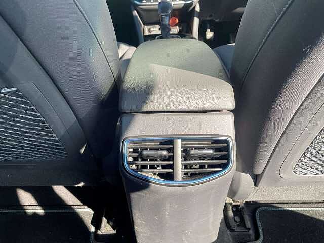 Hyundai IONIQ 1.6 GDi Hybrid Premium 5dr DCT