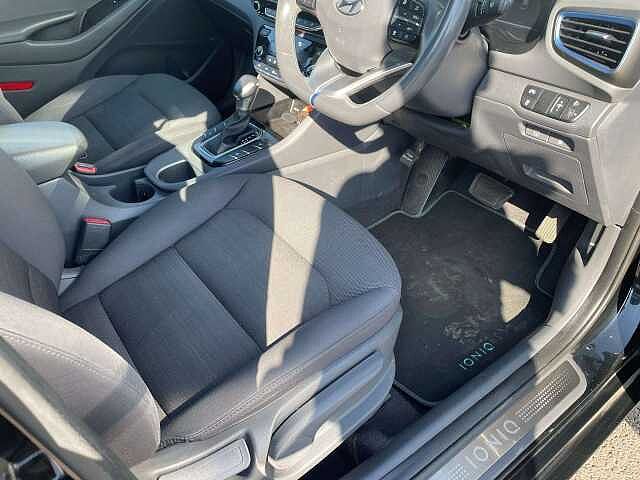 Hyundai IONIQ 1.6 GDi Hybrid Premium 5dr DCT