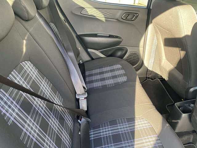 Hyundai i10 1.0 [63] Premium 5dr Auto [Nav]